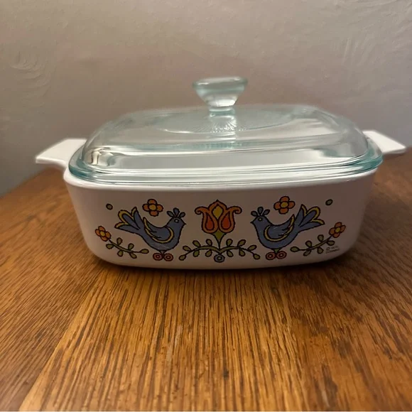 Vintage 1975 Corningware Baking Dish with Lid - Picture 1 of 12